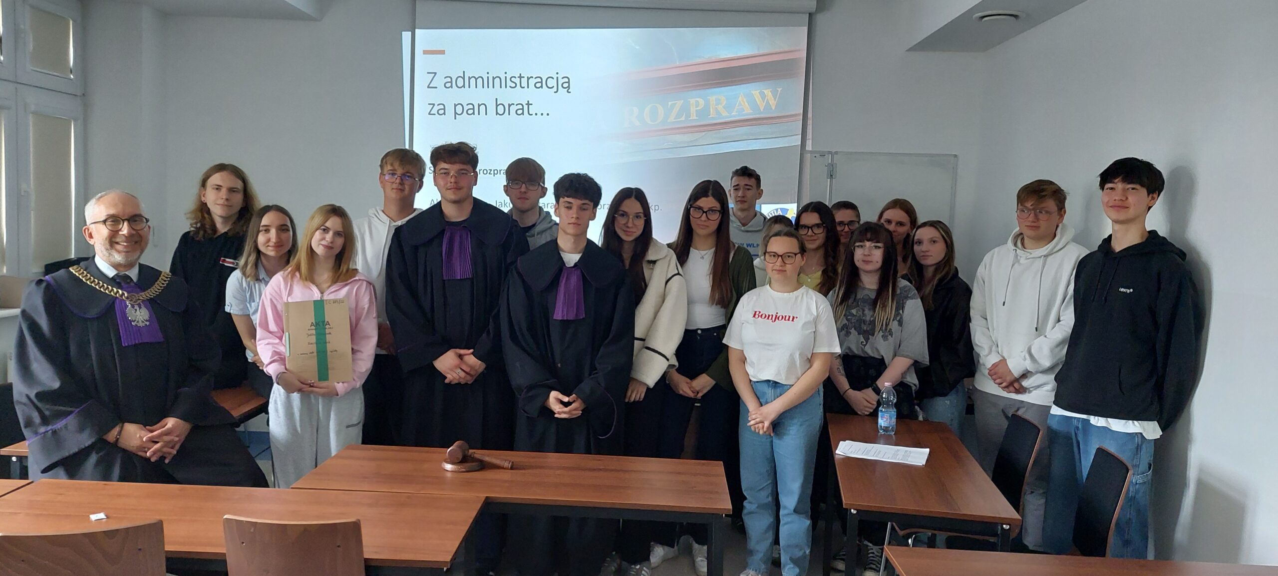 Uczniowie Zespołu Szkół Ekonomicznych im. Stefana Starzyńskiego w Gorzowie Wlkp