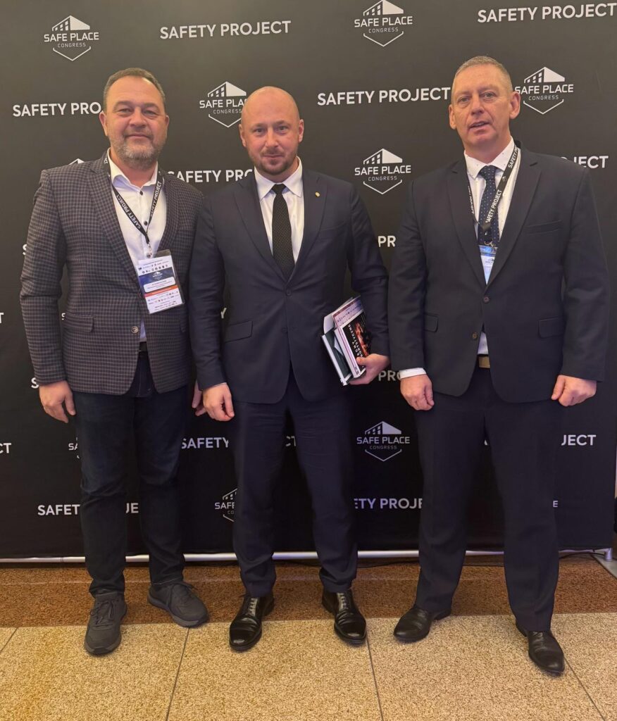 od lewej: dr Waldemar Kaak,ppłk. rez. dr hab. Jacek Siewiera Atlantic Council, dr Dariusz Maciejewski