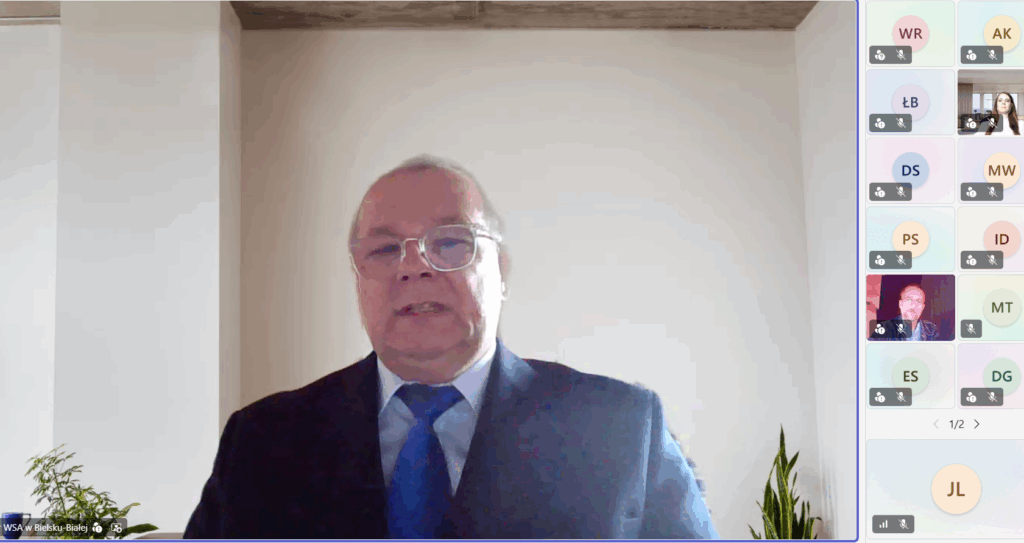 Siedzący mężczyzna